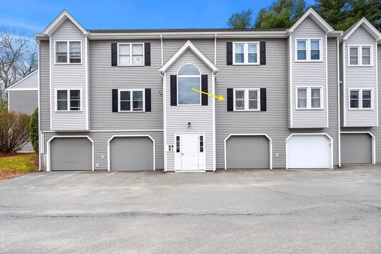 84 Tennis Plaza Rd, Dracut, MA 01826