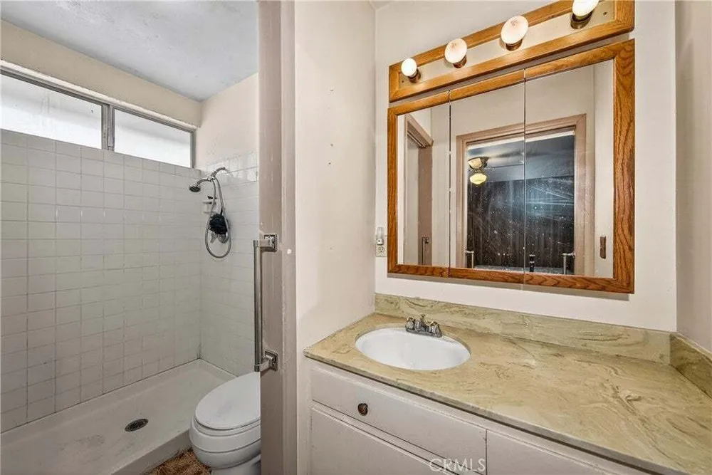 1193 W King St, Banning, CA 92220