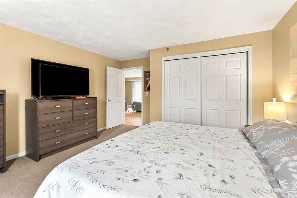 84 Tennis Plaza Rd, Dracut, MA 01826