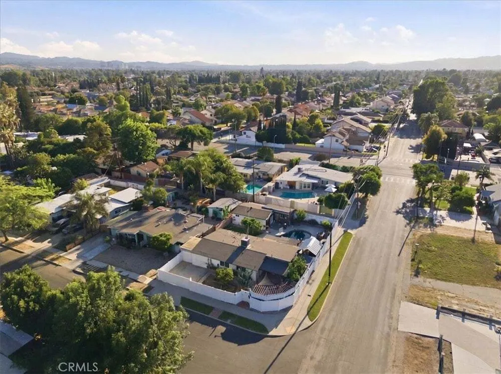 7959 Bothwell Rd, Reseda, CA 91335