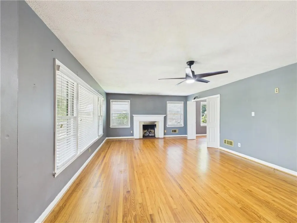 2405 8th Ave, Phenix City, AL 36867