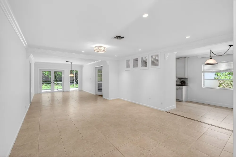 201 Del Rio Blvd, Boca Raton, FL 33432