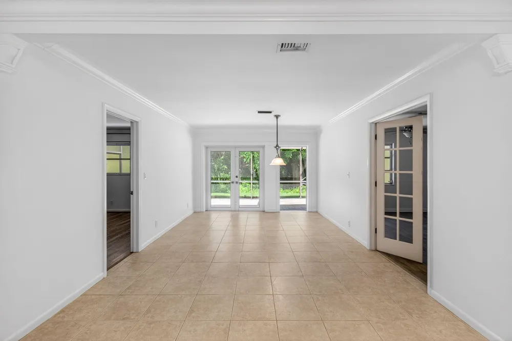 201 Del Rio Blvd, Boca Raton, FL 33432