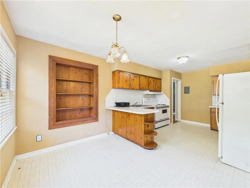 2405 8th Ave, Phenix City, AL 36867