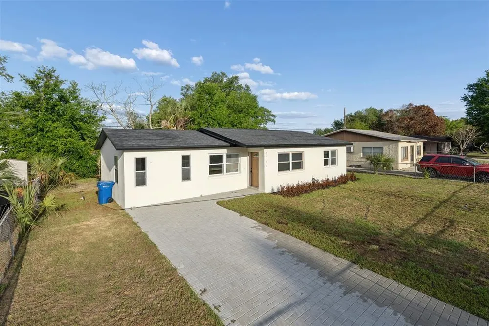 2105 9th St NE, Winter Haven, FL 33881