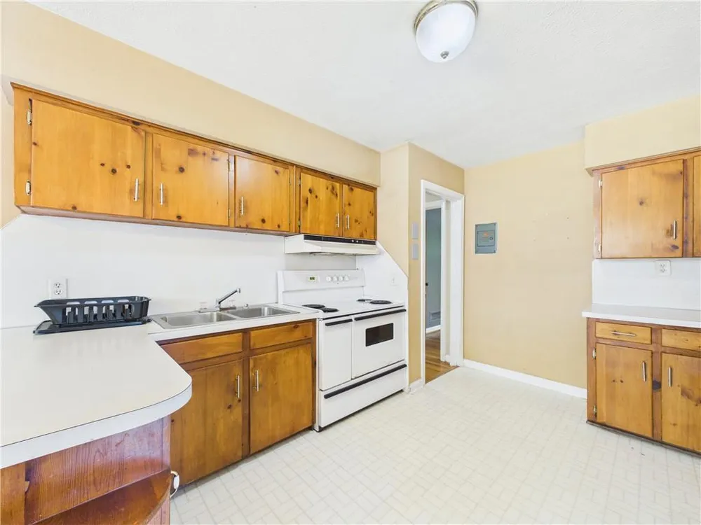 2405 8th Ave, Phenix City, AL 36867