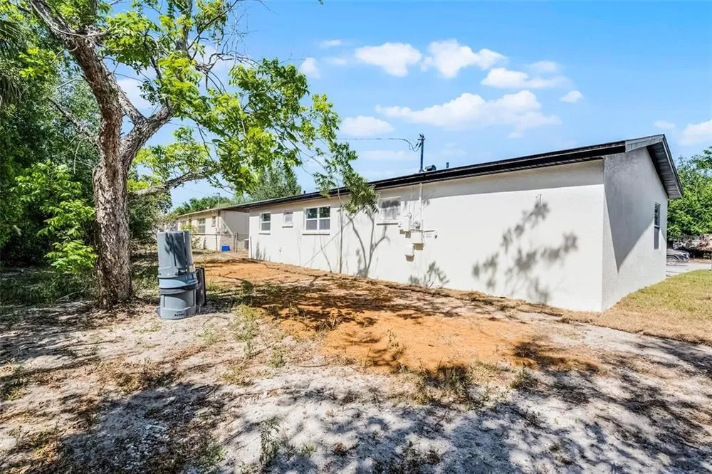 2105 9th St NE, Winter Haven, FL 33881
