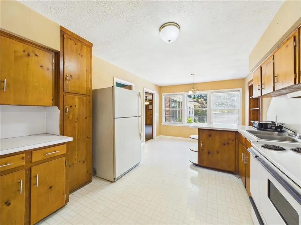 2405 8th Ave, Phenix City, AL 36867
