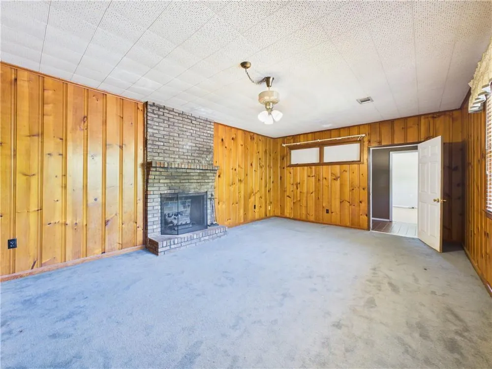 2405 8th Ave, Phenix City, AL 36867