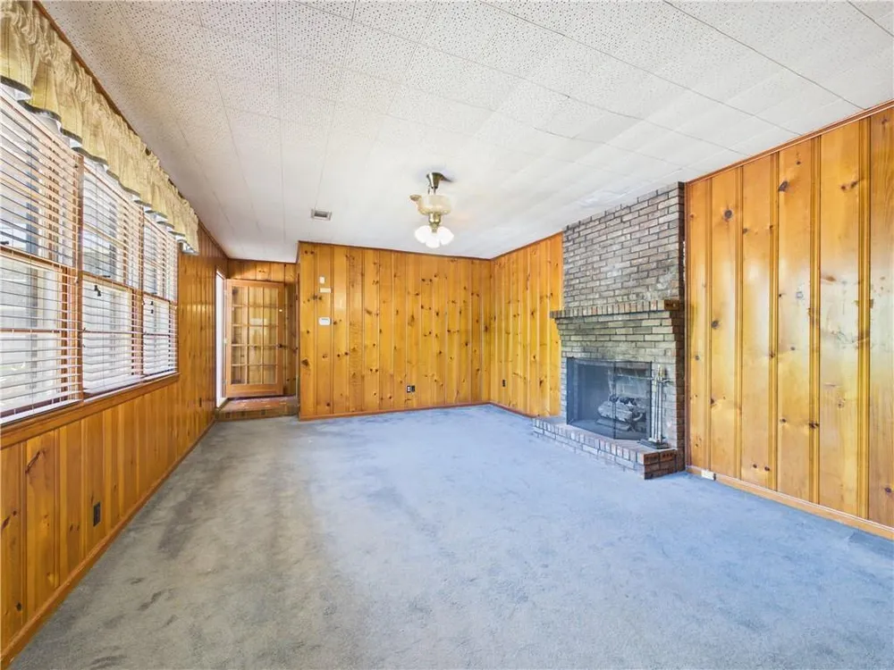 2405 8th Ave, Phenix City, AL 36867