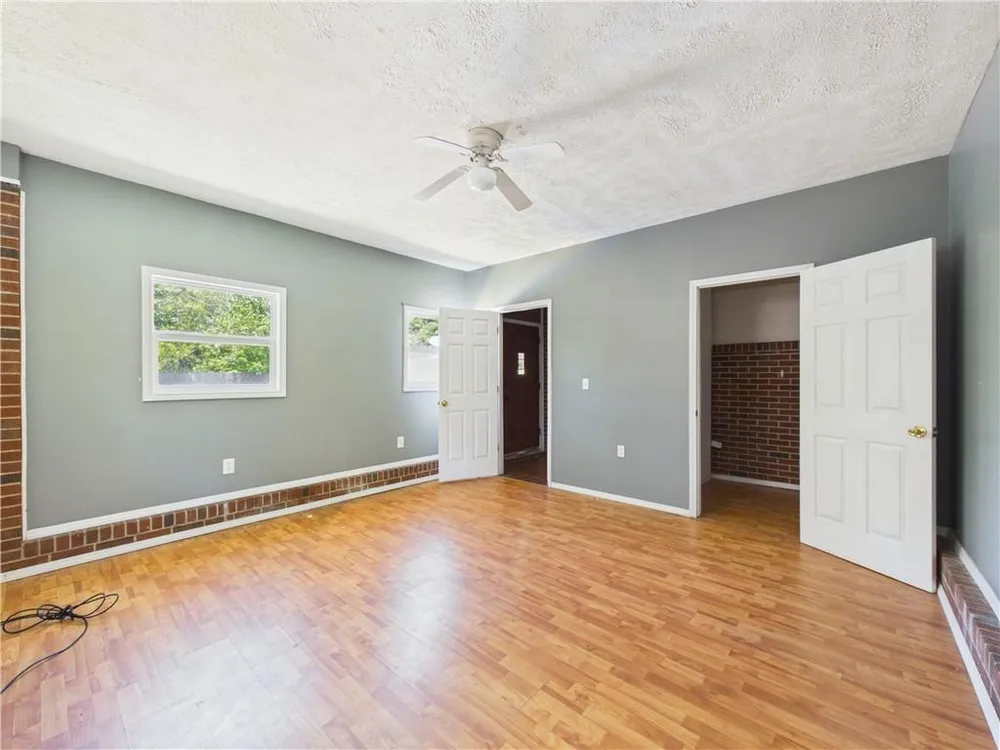 2405 8th Ave, Phenix City, AL 36867