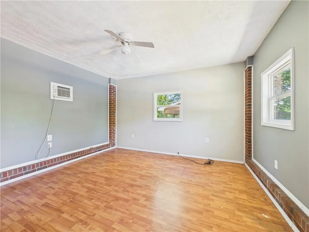2405 8th Ave, Phenix City, AL 36867
