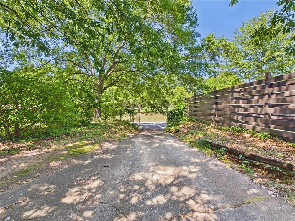 2405 8th Ave, Phenix City, AL 36867