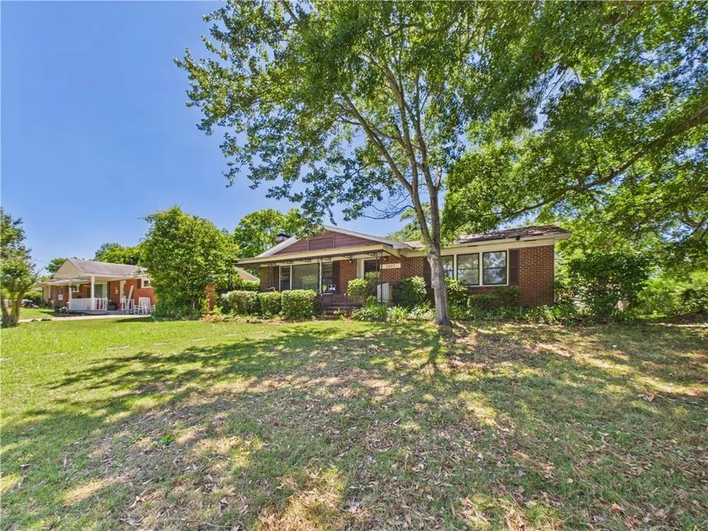 2405 8th Ave, Phenix City, AL 36867