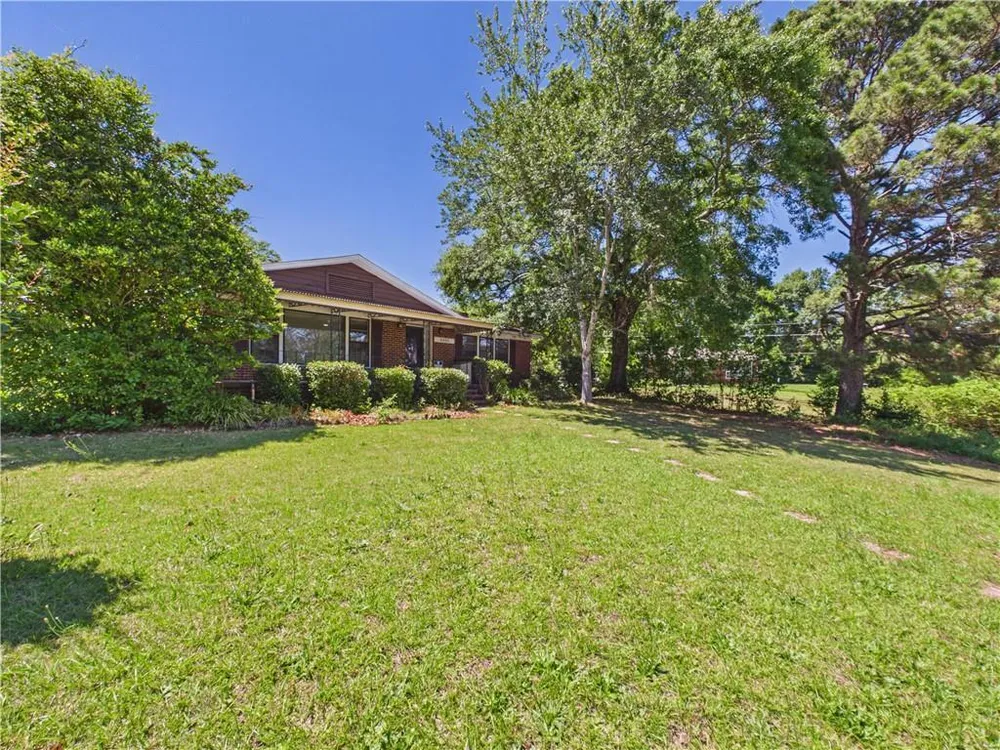 2405 8th Ave, Phenix City, AL 36867