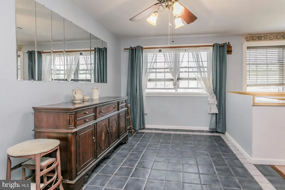 633 E Elm St, Norristown, PA 19401