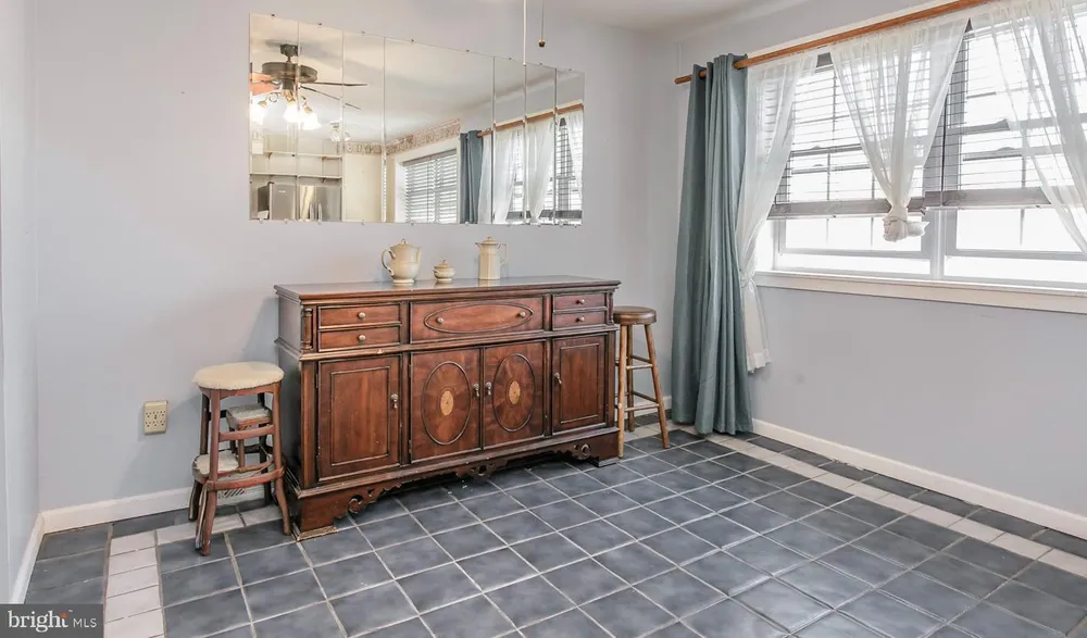 633 E Elm St, Norristown, PA 19401