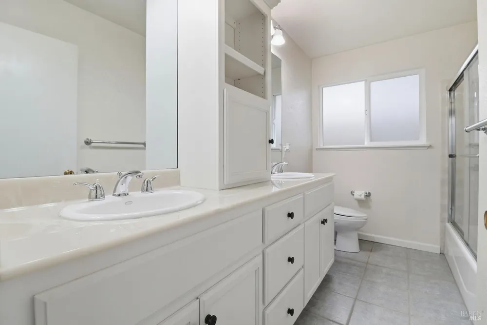 240 Marin Oaks Dr, Novato, CA 94949