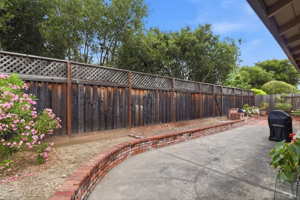 240 Marin Oaks Dr, Novato, CA 94949