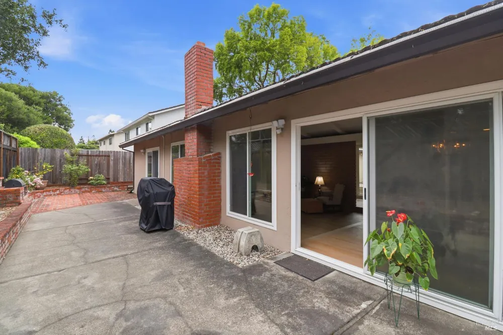 240 Marin Oaks Dr, Novato, CA 94949