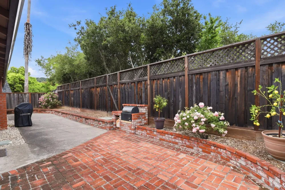 240 Marin Oaks Dr, Novato, CA 94949