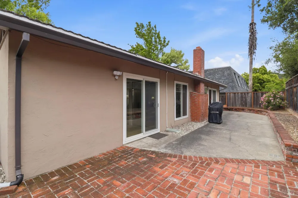 240 Marin Oaks Dr, Novato, CA 94949