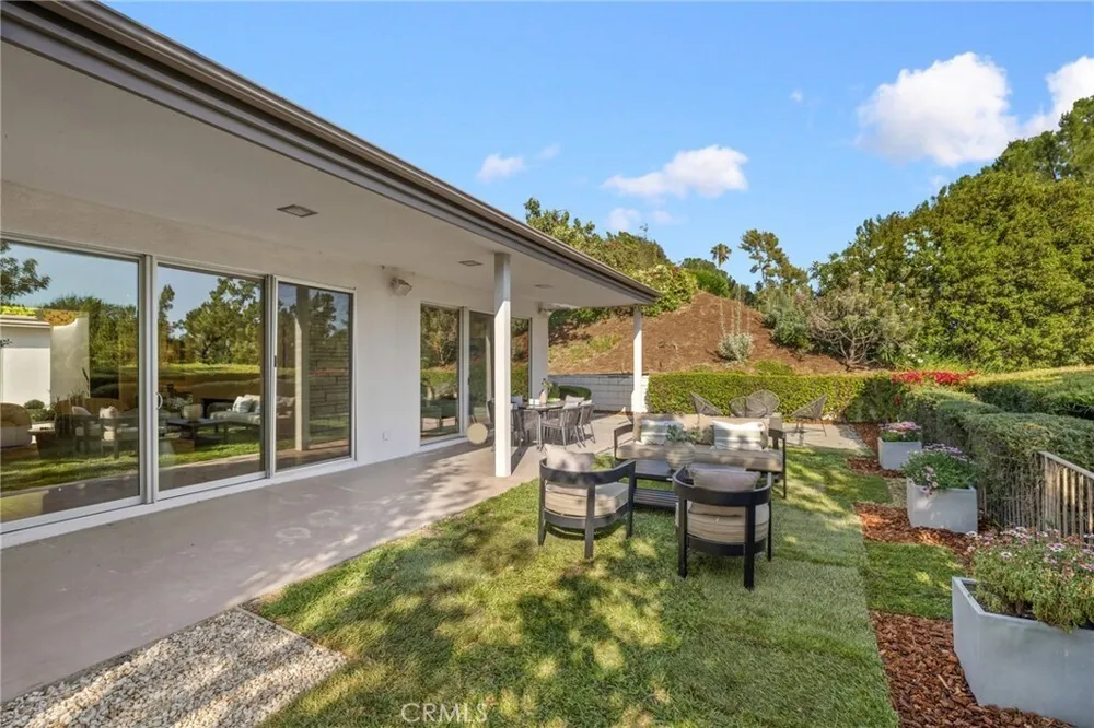 598 Camillo Rd, Sierra Madre, CA 91024