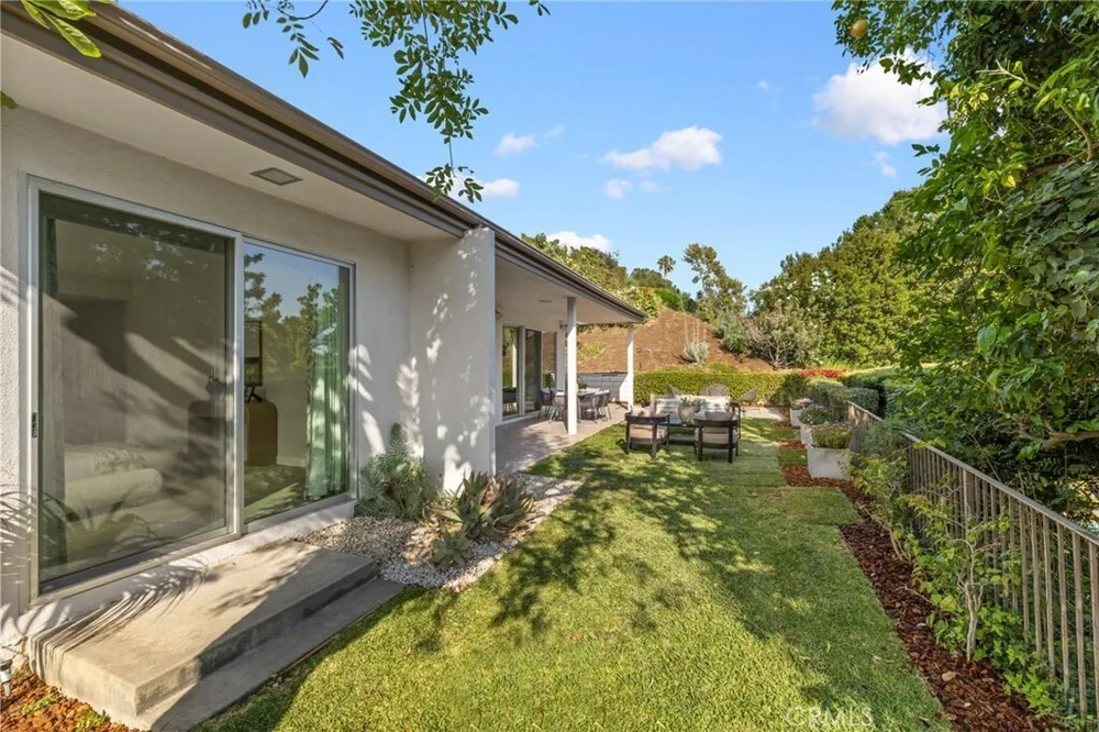 598 Camillo Rd, Sierra Madre, CA 91024