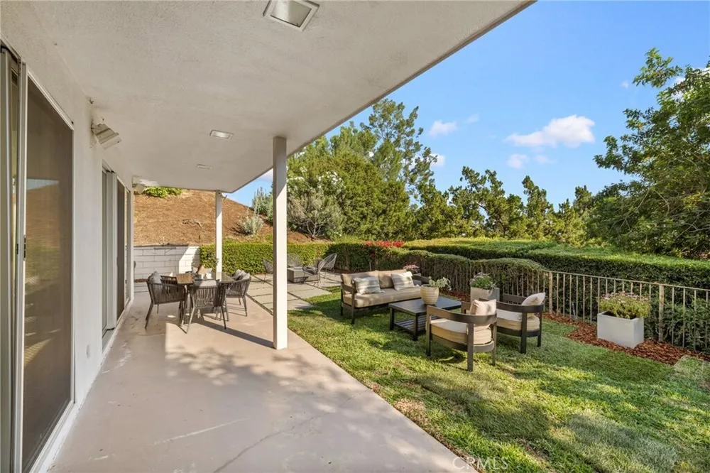 598 Camillo Rd, Sierra Madre, CA 91024
