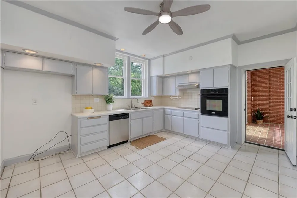 2901 Summerville Rd, Phenix City, AL 36867