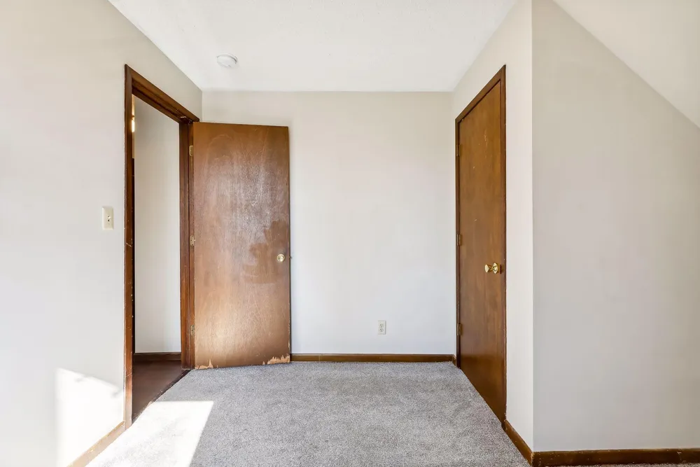 1282 Hewitt Ave, Saint Paul, MN 55104