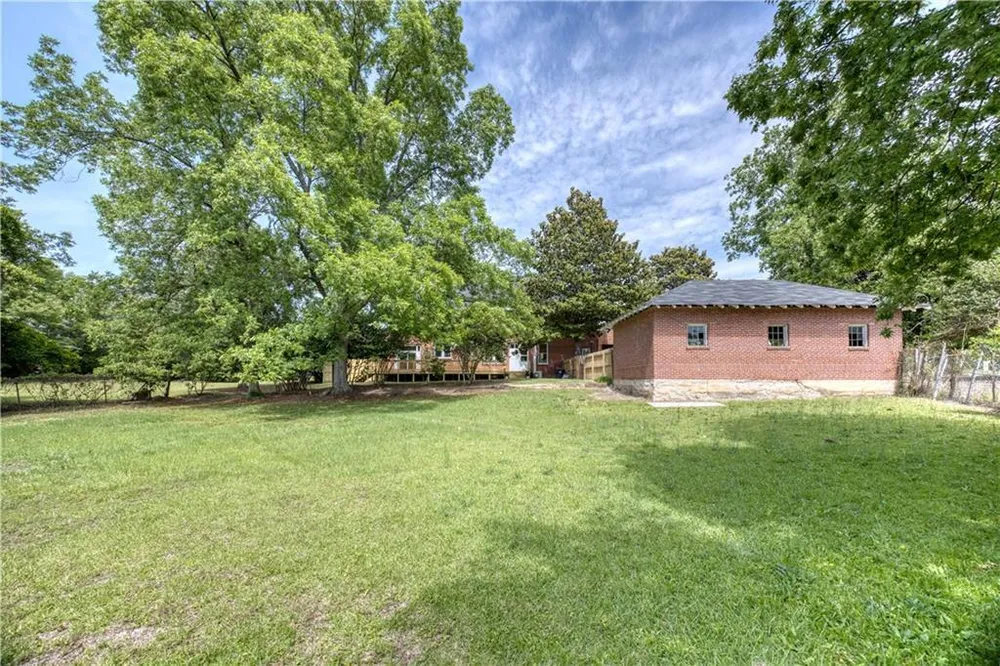 2901 Summerville Rd, Phenix City, AL 36867