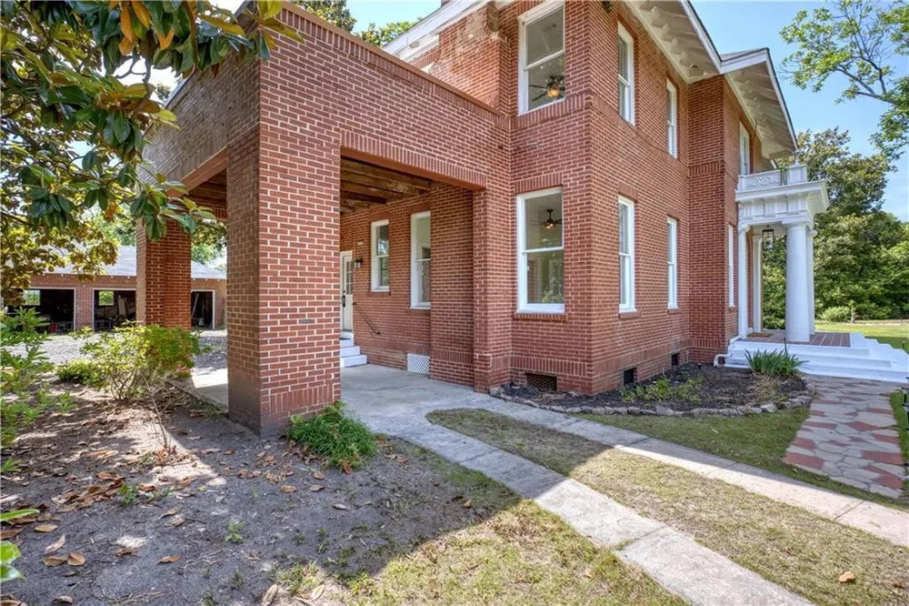 2901 Summerville Rd, Phenix City, AL 36867