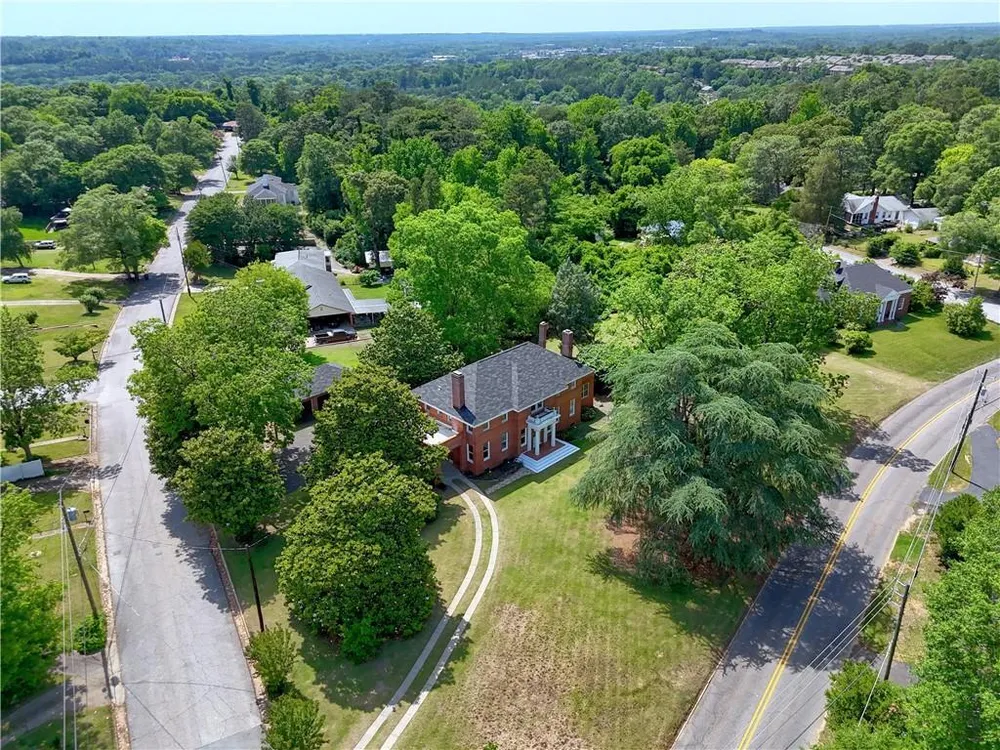 2901 Summerville Rd, Phenix City, AL 36867