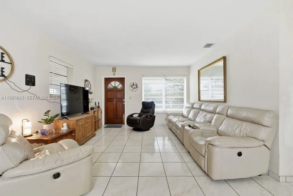 1930 SW 82nd Ave, Miami, FL 33155