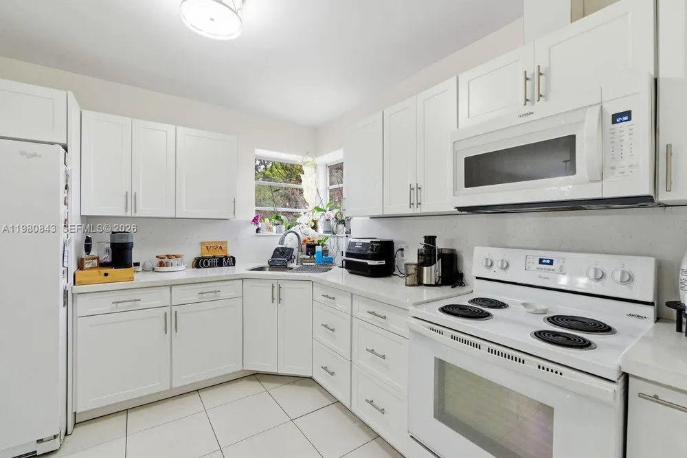 1930 SW 82nd Ave, Miami, FL 33155