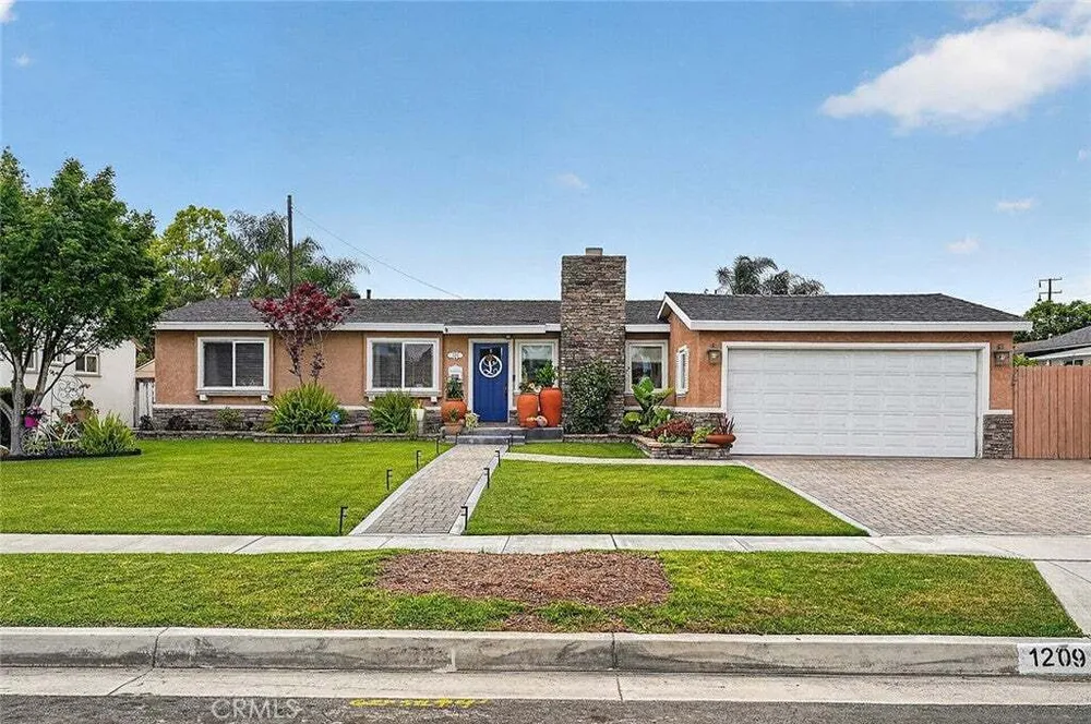1209 S East Gates St, Anaheim, CA 92804