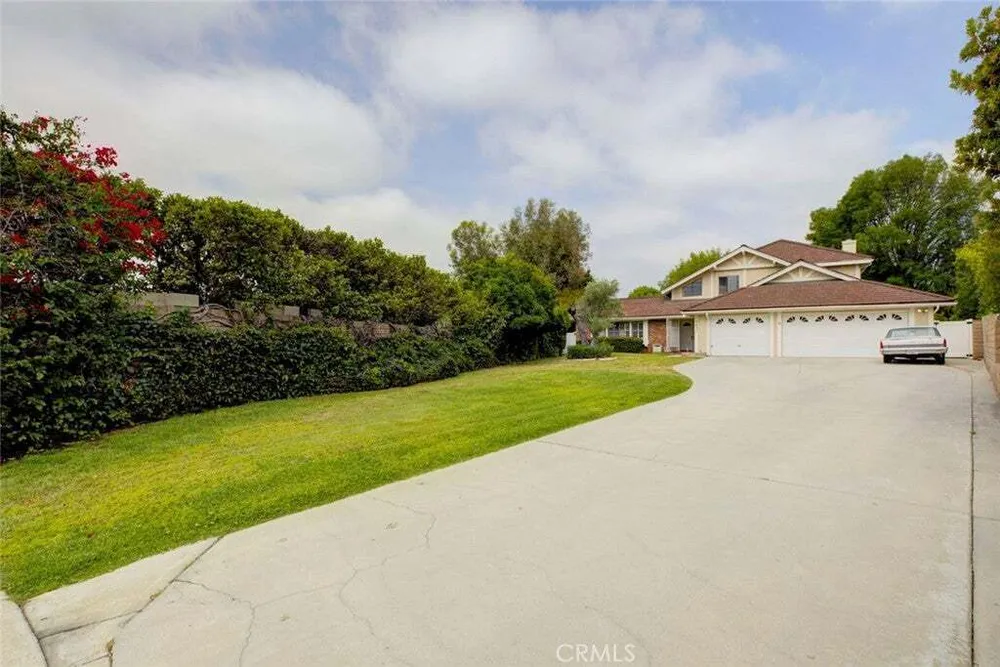 10437 Sunnybrae Ave, Chatsworth, CA 91311
