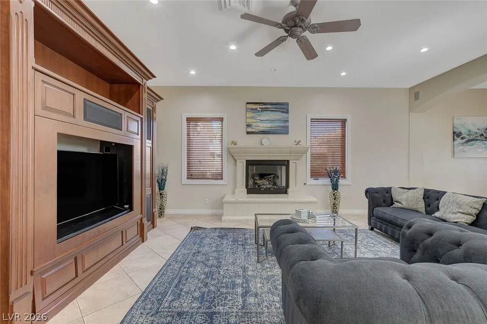 6180 El Camino Rd, Las Vegas, NV 89118