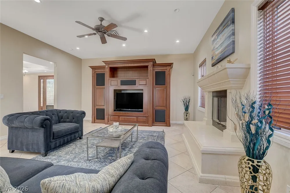 6180 El Camino Rd, Las Vegas, NV 89118