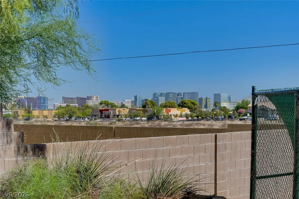 6180 El Camino Rd, Las Vegas, NV 89118