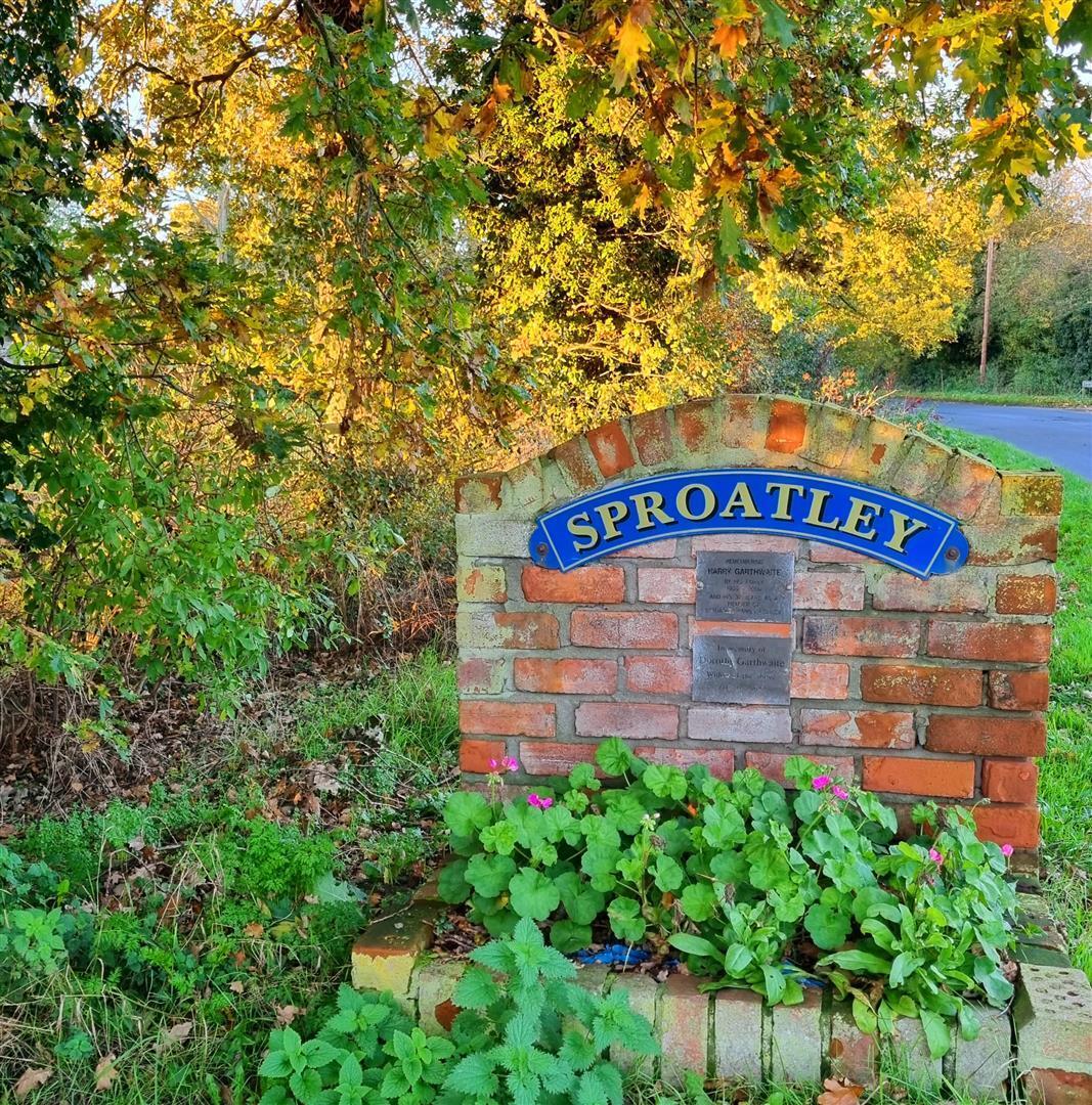 Tradesmans Row, Sproatley Image 5