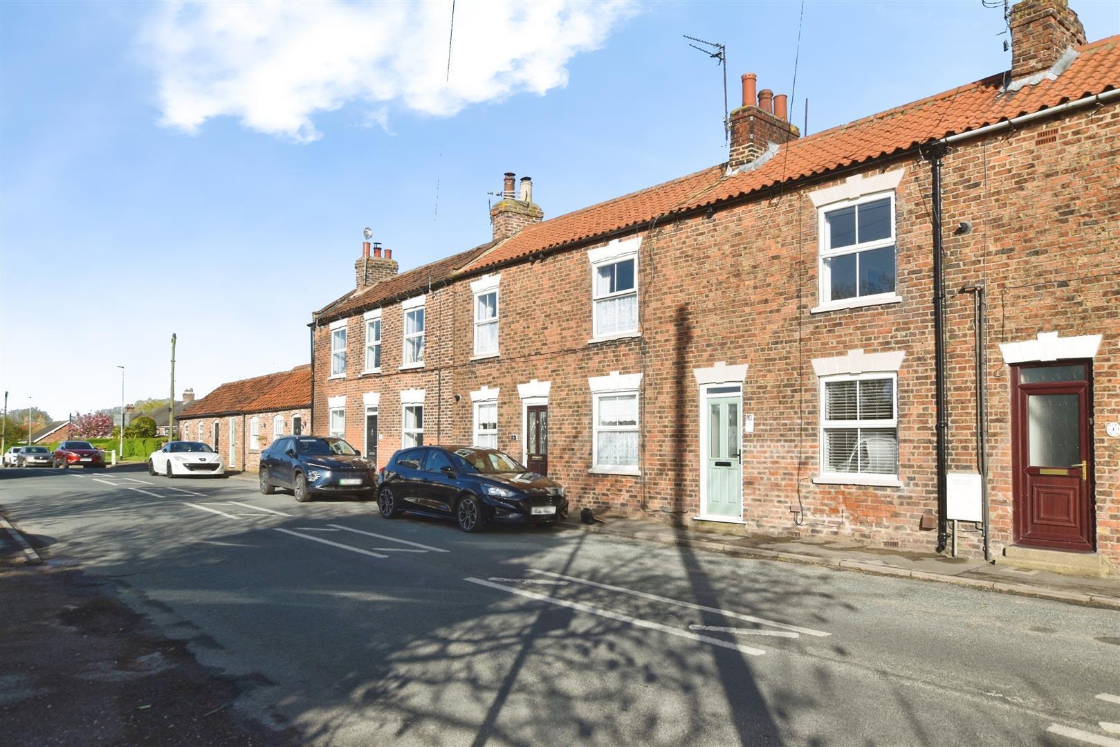 Tradesmans Row, Sproatley Image 15