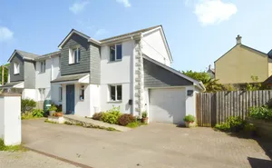 Phoenix Villas, Caroline Row, Hayle, TR27 photo