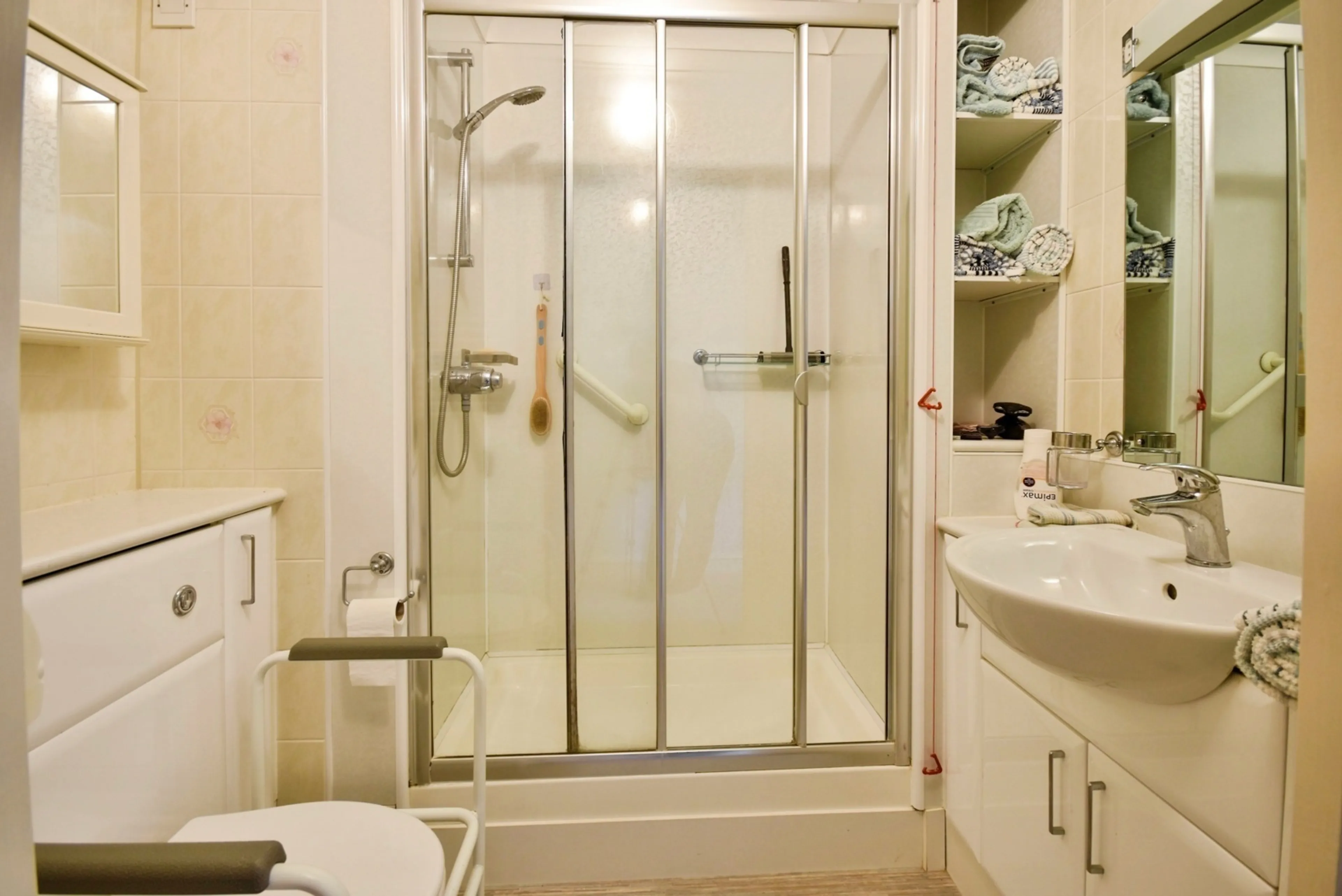 Photo 6