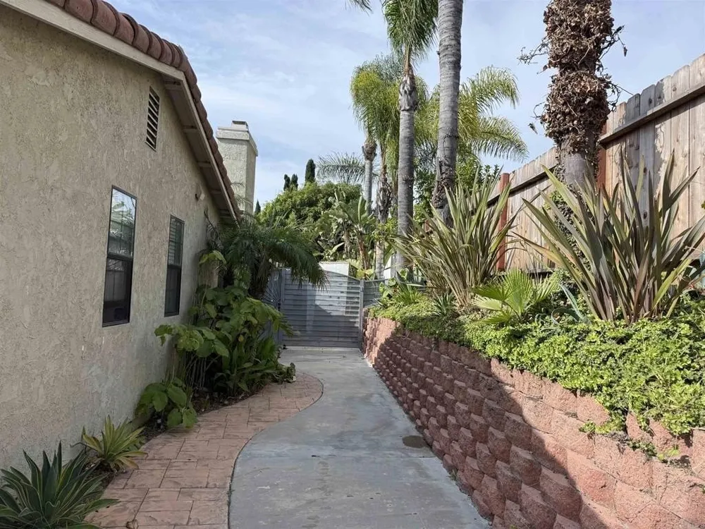 2089 Crosscreek Rd, Chula Vista, CA 91913