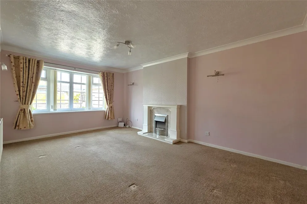 Property carousel item 3