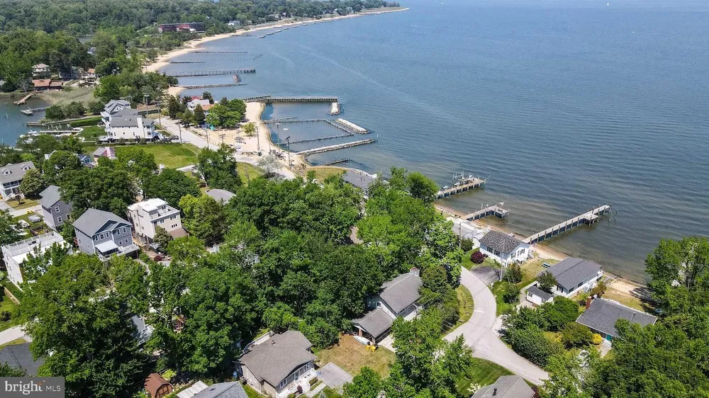 3328 Shore Dr, Annapolis, MD 21403