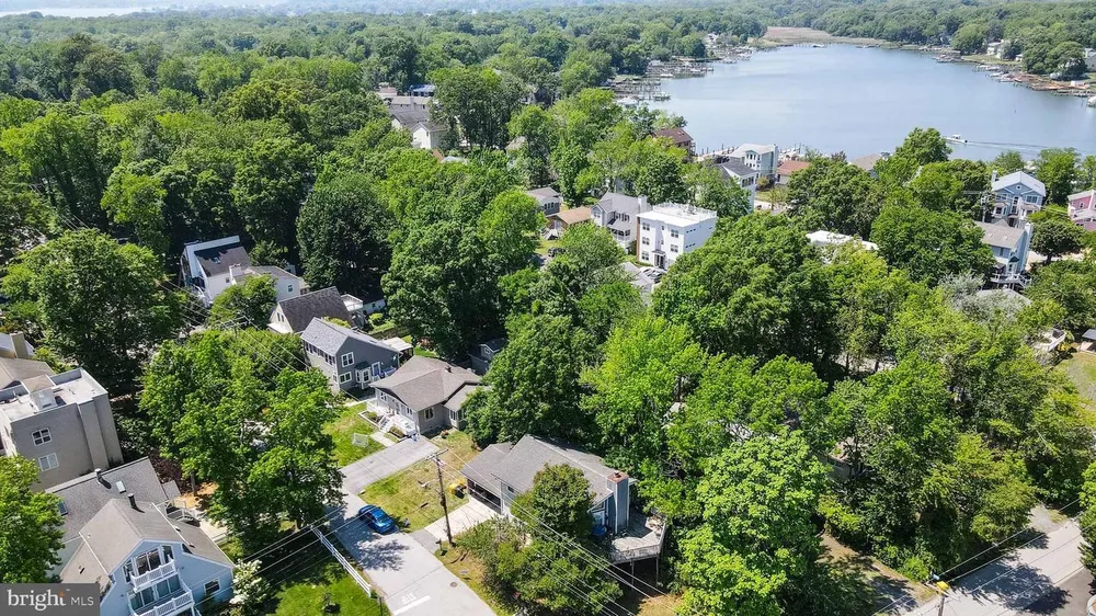 3328 Shore Dr, Annapolis, MD 21403