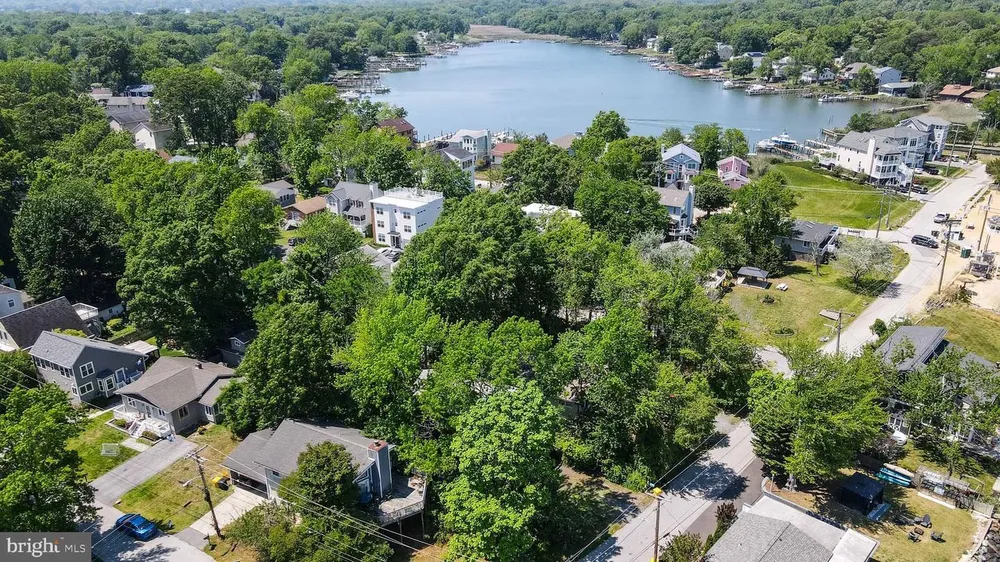 3328 Shore Dr, Annapolis, MD 21403